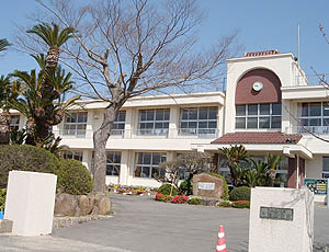 井関小学校