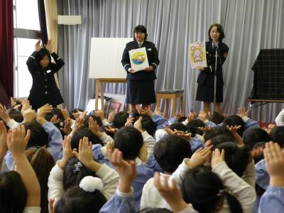 女性団員による幼児向け防火教室