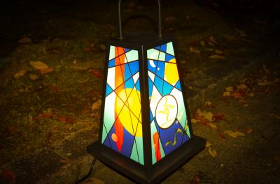 サビエル記念聖堂のステンドグラスをモチーフにした行灯