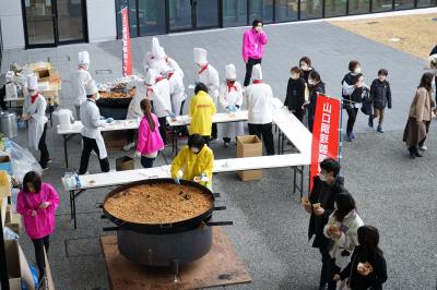 スペイン料理の販売の様子