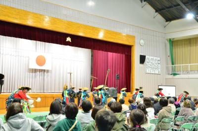 阿東東中学校生徒による「はやしだ」披露の様子