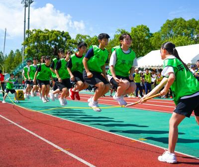 ロープジャンピング10（長縄跳び）の様子