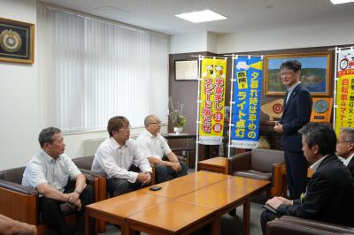 市長があいさつする様子