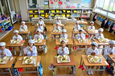 給食