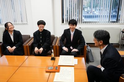報告の様子