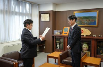 答申書読み上げ