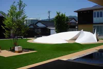 芝生広場