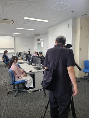 テレビ局による取材