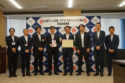 記念撮影の様子