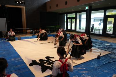 山口県立山口高等学校書道部によるアトラクション