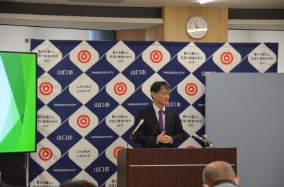 記者会見の様子