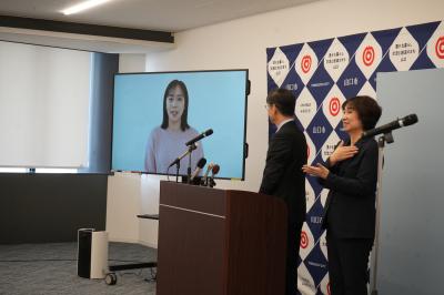 記者会見の様子