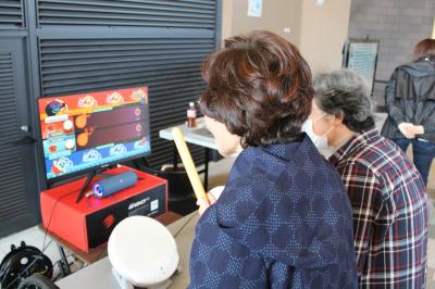 プログラムを体験する様子