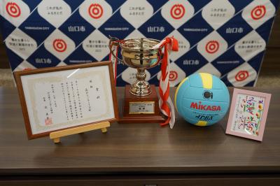 賞状やトロフィー等