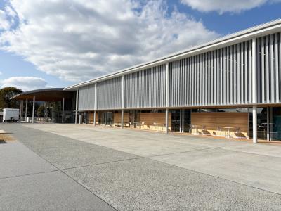 改修工事を終えた道の駅「仁保の郷」  本館棟