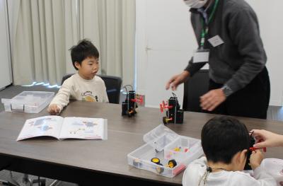 「習い事ランド山口」で体験する子どもたちの様子