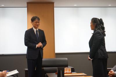 挨拶される市長