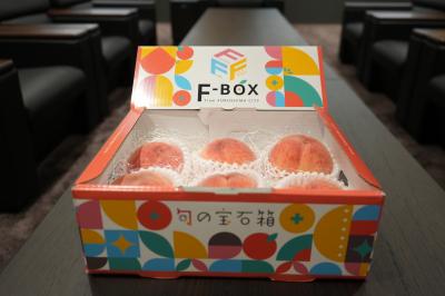 福島市の桃「あかつき」