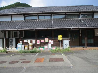 八坂分館の拠点回収ごみの排出場所