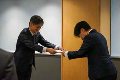 辞令交付の様子
