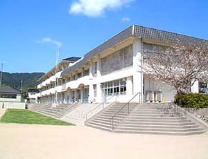 良城小学校