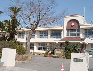 井関小学校