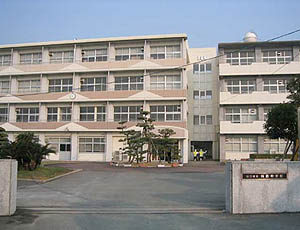 川西中学校