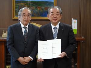 伊原副会長と渡辺市長