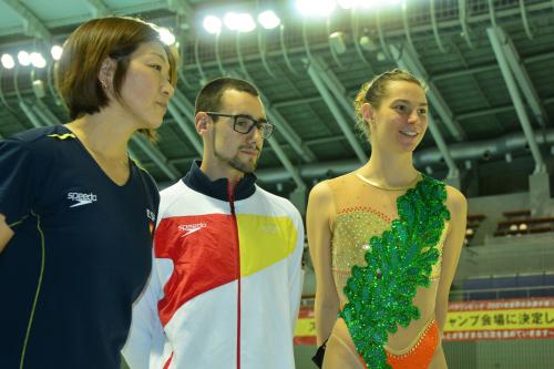 取材に応える選手ら