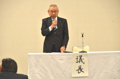 会長就任の挨拶をする大庭山口観光コンベンション協会理事長