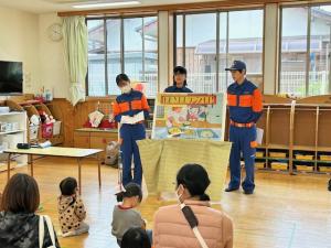 防火啓発イベントで活動する学生消防団員