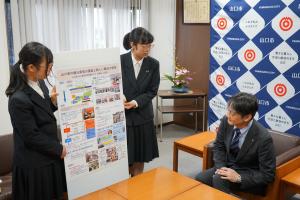 報告の様子