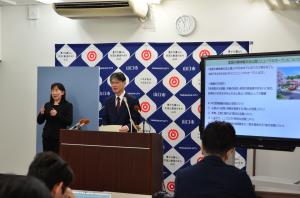 ３月市長定例記者会見の様子