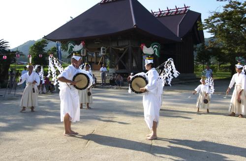 陶の腰輪踊